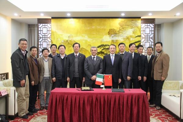 意大利国家科学院Luigi Ambrosio教授来我院开